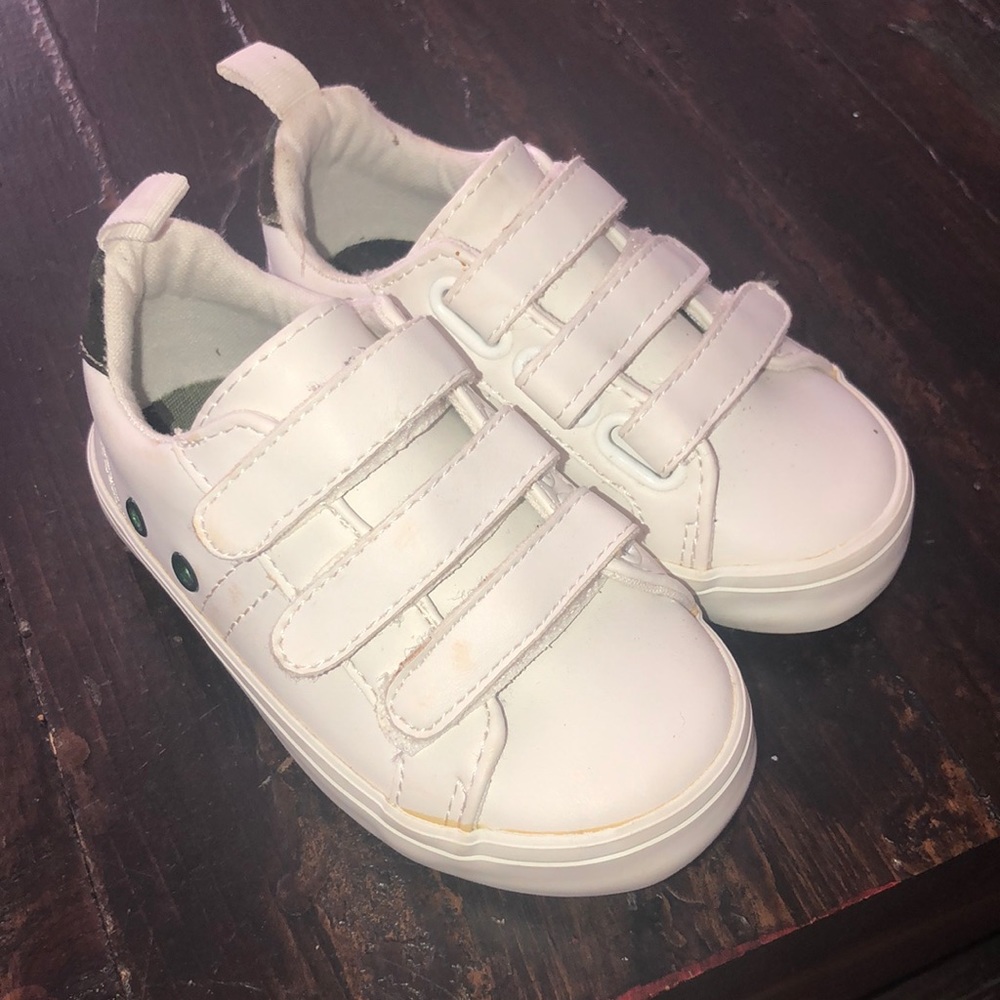 Old Navy kids Camo Backed Sneakers